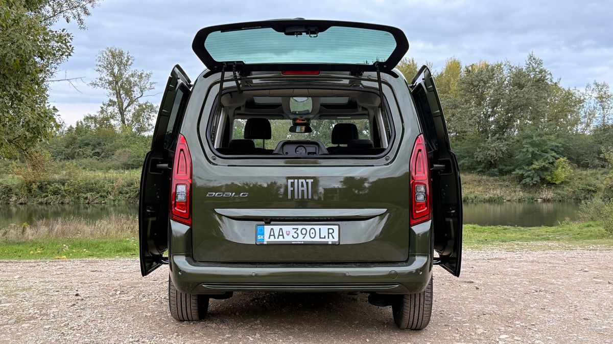 Posuvné dvere na oboch stranách sú štandardom,...