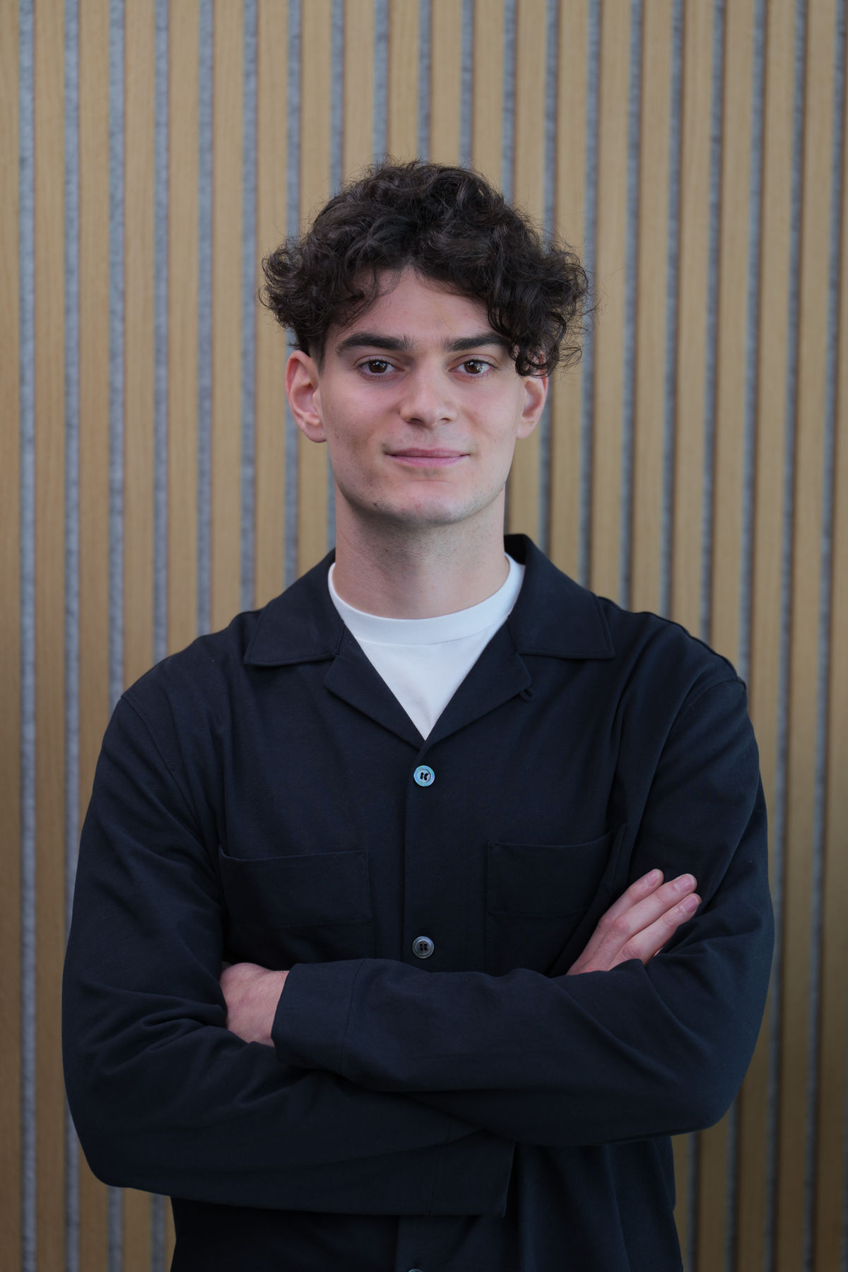 Herec Josef Trojan na návšteve redakcie Pravdy. 