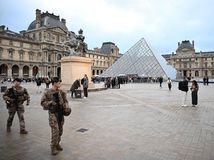 louvre, múzeum