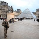 louvre, múzeum