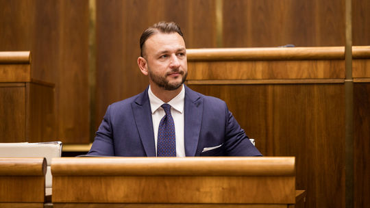 Šutaj Eštok: Antisociálny nezmysel z Bruselu musí skončiť. Hlas odmieta zavedenie povoleniek na teplo a benzín