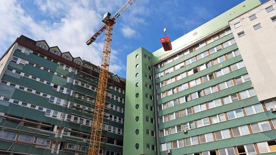 Je zle a bude horšie. Nemocnice čaká prepúšťanie a zatváranie, varuje ANS