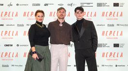 Gregor Valentovič (v strede) so Zuzanou Mauréry, ktorá si zahrala Hildu Múdru a Josefom Trojanom