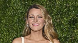 Herečka Blake Lively a jej plavý odtieň vlasov.