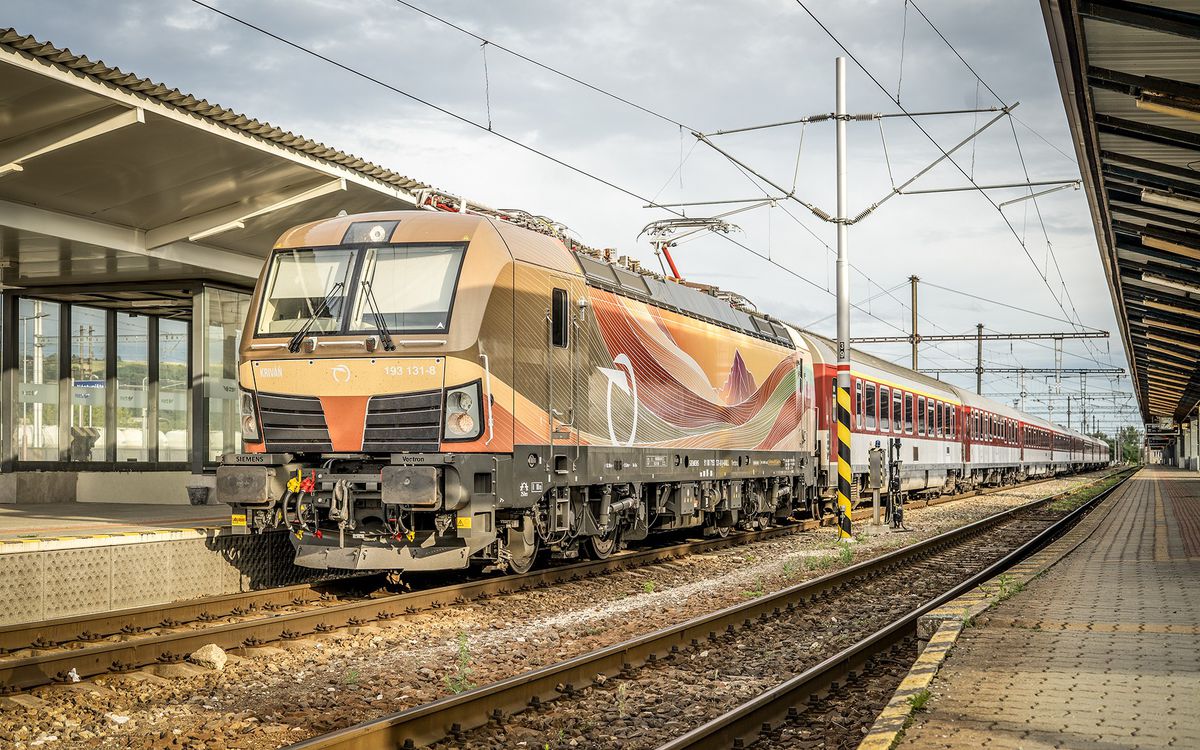 Hodinovy takt zarucuje rovnomerne rozlozenie...