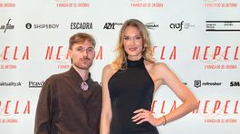 Režisér Gregor Valentovič a modelka Liberty Blake Simon. 