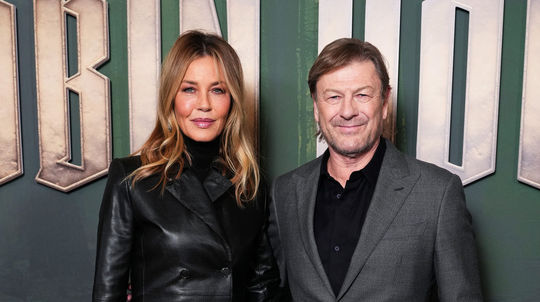 Herečka Connie Nielsen a jej kolega Sean Bean...