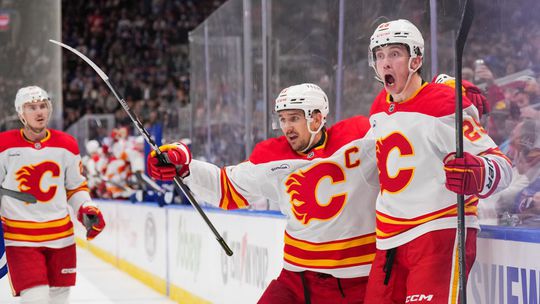 Slafkovský zakončil lahôdkovú kombináciu, konečne sa dočkal aj Honzek. Smoliar Fehérváry nešťastníkom zápasu