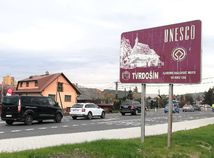Tvrdošín, cesta, doprava