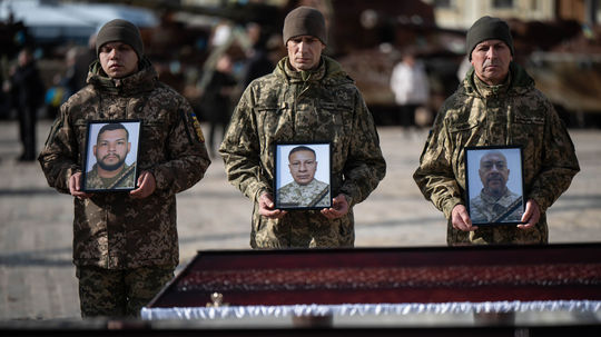 ONLINE: Tretí deň za sebou leteli drony na Moskvu. Balóny pašerákov nad Litvou rieši aj NATO