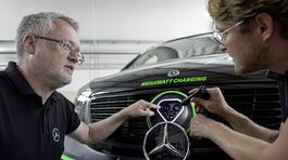 Mercedes-Benz EQV ELF Concept - 2025