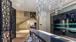 The Weeknd, Miami, sídlo