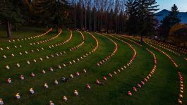 Rozžiarený vojenský cintorín Háj-Nicovô v...