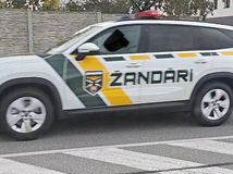žandári, žandársky zbor, autá