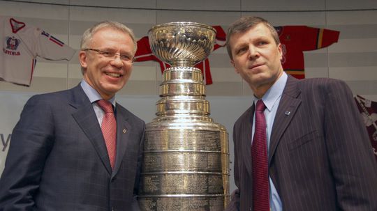 Vysielať alebo nie? V Rusku kulminuje spor pred olympiádou. Hokejová legenda rozpráva o zrade