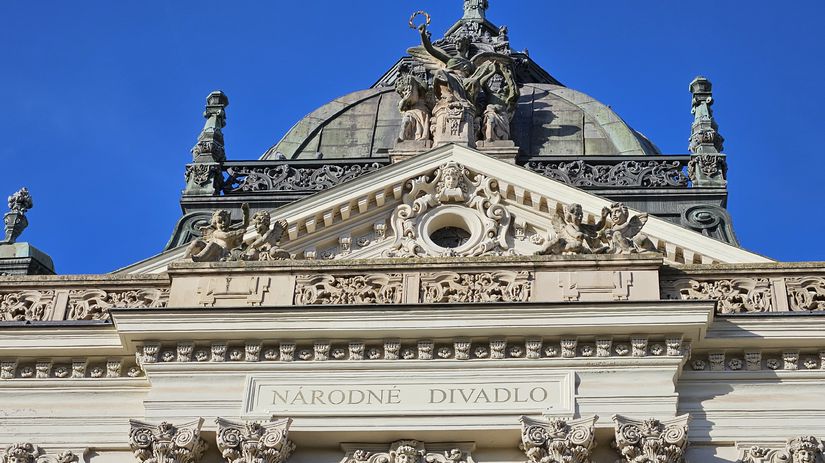 Anjelov objavíte aj na priečelí Národného...