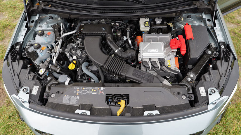 Full-hybrid kombinuje preplňovaný 3-valec 1,2...