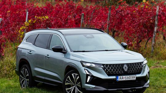 Renault Espace E-Tech Hybrid 200 - test 2025