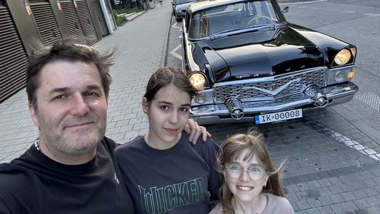 V klipe účinkujú aj dcéry Vratka Rohňa. A...