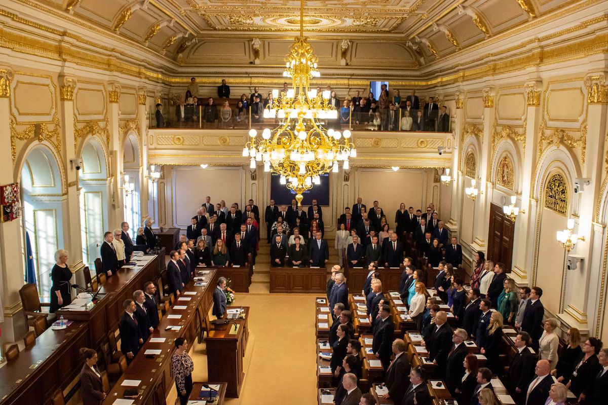 česko poslanci snemovňa