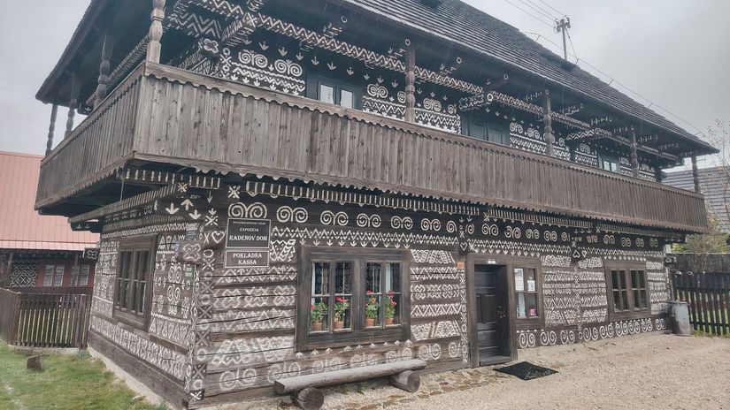 V čase našej návštevy intenzívne pršalo,...