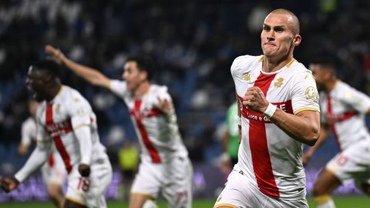 Obrovská radosť po prudkej hlavičke. Janov sa na ihrisku Sassuola dočkal prvej výhry v sezóne