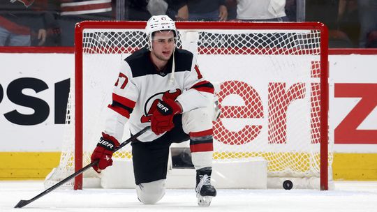 Nemec si 100. vystúpenie v NHL pokazil úvodným zaváhaním, Calgary s Honzekom sa podarilo zastaviť sériu prehier