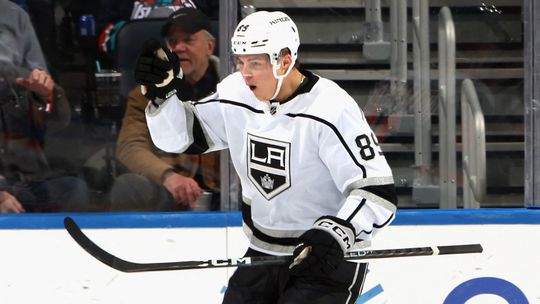 Hanba pre hokejistu, ktorý roky zarábal v NHL. Okradol priateľku, dlhuje aj exspoluhráčom