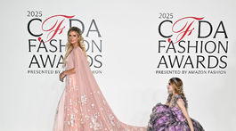 Boháčka Nicky Hilton Rothschild a Stacey Bendet, ktorá jej pomáhala so šatami. 