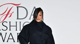 Rihanna v kreácii Alaia