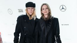 Štylistka Zuzana Kanisová (vpravo) a modelka Saša Gachulincová. 