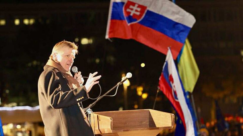 Poslanec SaS Alojz Hlina počas prejavu na...