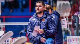 Som hrdý Slovák. Spievať hymnu v teplákoch a šiltovkách? Bohužiaľ, tak vyzerá aj naša krajina. Ja som bol vychovaný inak