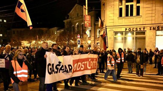 Pochod za odvolanie šéfa SIS Pavla Gašpara v...