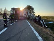 Havária na diaľnici D1, kamión