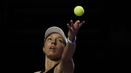 Paoliniová končí na turnaji majsteriek, Pegulová jej nedovolila ani set. O postupujúcich sa rozhodne v šlágri