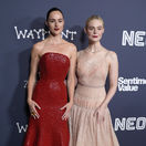 Renate Reinsve (vľavo) a Elle Fanning 