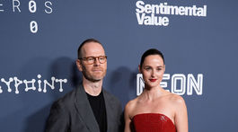 Režisér a spoluscenárista Joachim Trier s herečkou Renate Reinsve.