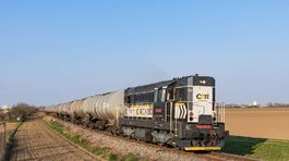 ilustracny zaber nakladneho vlaku  