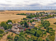 Feldheim: Ako sa nemecká dedinka odpojila od siete a ukázala svetu cestu k sebestačnosti a elektrine za 12 centov