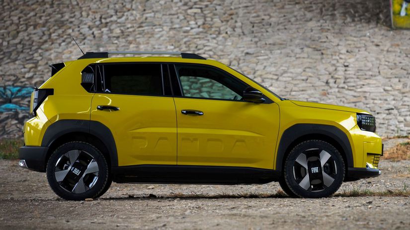 Hranaté tvary evokujúce originál z...