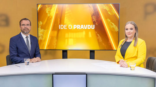 Krajčí v Ide o pravdu: Za hlasovaním o ústave si stojím, je to o hodnotách. S Ruskom ma nespájajte