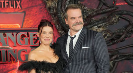 Millie Bobby Brown a jej herecký kolega David...