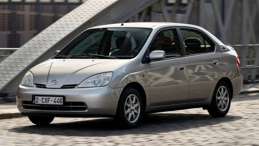 Prvá generácia Toyoty Prius bola v roku 1997...