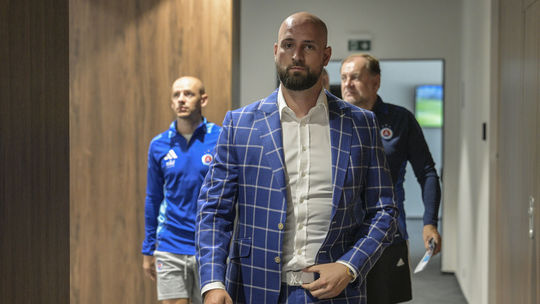 Mrzia ma určité rozhodnutia, ale tu sú fakty, reaguje Kmotrík. Nahnevaným fanúšikom poslal odkaz a pozvánku