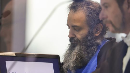 Ostro sledovaný proces v Nemecku sa začal. Obžalovaný z krvavého útoku na vianočných trhoch hovoril o sprisahaní a médiách