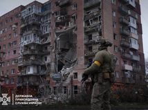 ONLINE: Náročná obrana v Pokrovsku: Rusi využívajú hustú hmlu a prenikajú do mesta