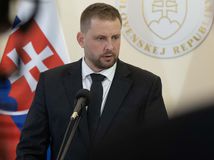 SR Bratislava Vláda zasadnutie Mimoriadne BAX