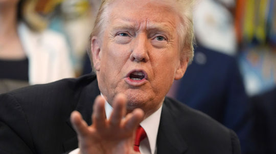 Masívne prepúšťanie? Od Trumpovho nástupu prijala americká vláda 50-tisíc nových zamestnancov