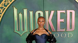 Herečka a speváčka Cynthia Erivo v kreácii Prada. 